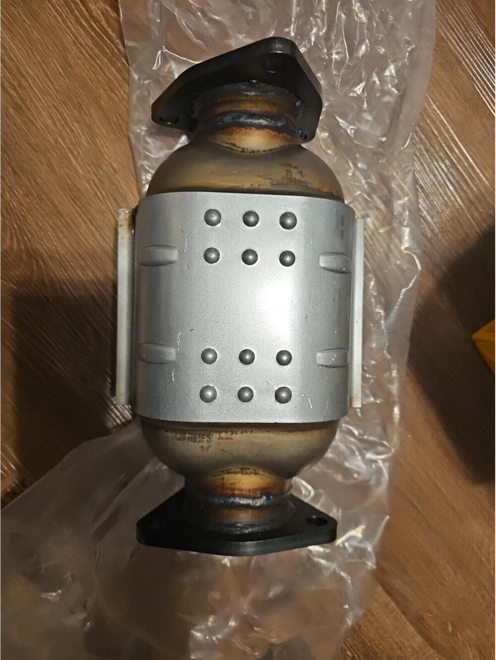 A-Premium Rear Catalytic Converter Kit Direct-Fit Compatible with Honda